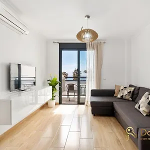Cozy With Sea View And Private Parking In Apartamento